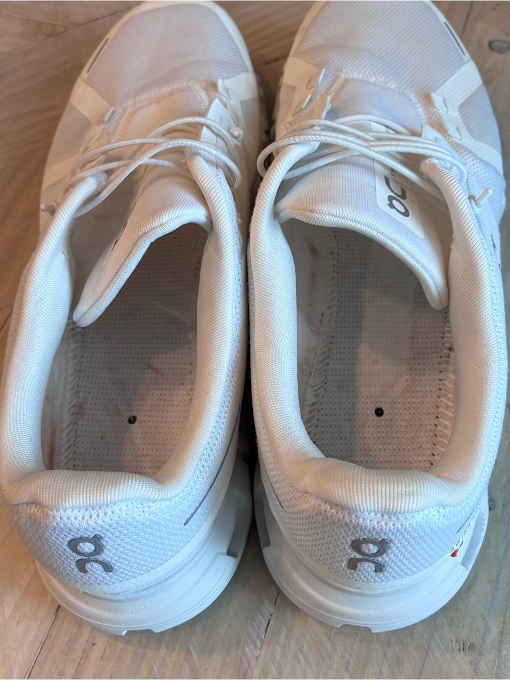 On Running Women's Cloud Sneakers in White NO INSOLES - Picture 4 of 6